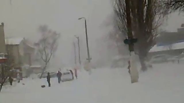 2013.03.23 Вишгород. Сніговий апокаліпсис у березні 😐 Поход в магазин по вулиці Дніпровській. смотреть онлайн
