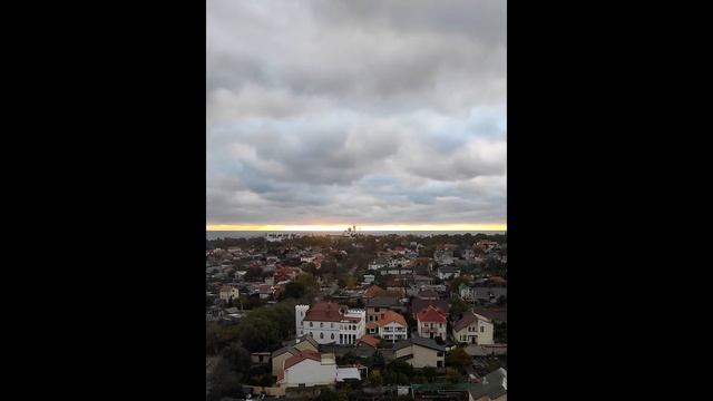 Потрясающий рассвет над городом в Одессе смотреть онлайн