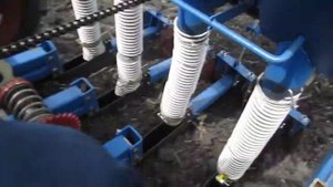 Машина для посадки лука-севка, чеснока