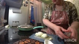 ПРОСТО ВЕЧЕР / ГОТОВИМ УЖИН / ПАША ПОЁТ))