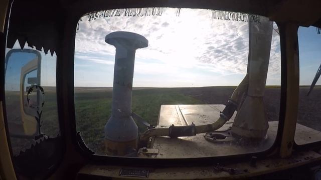 КУЛЬТИВИРОВАНИЕ ПОЛЕ НА К700 В 17 ЛЕТ! 3 ЧАСТЬ смотреть онлайн