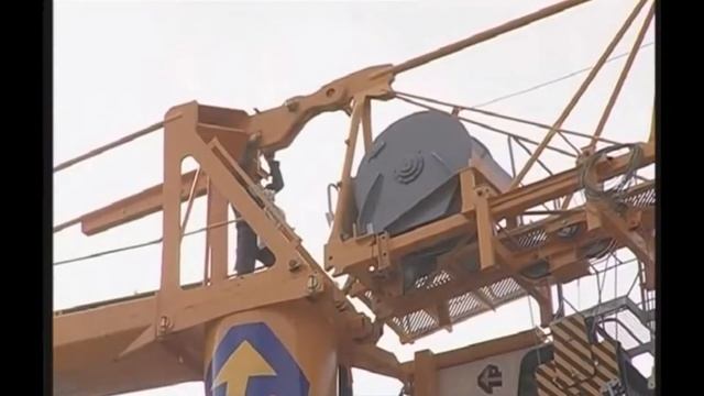 Как собирают строительные краны, которые строят жилые дома. смотреть онлайн