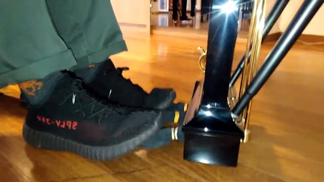 Steinway & Sons Grand Piano pedal pumping in Adidas Yeezy Boost 350 BRed смотреть онлайн