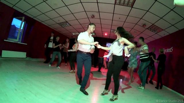 Salsa LA style. Dmitry Klimov & Anastasia Istomina || MAMBO party by Dance Studio 25.5 смотреть онлайн