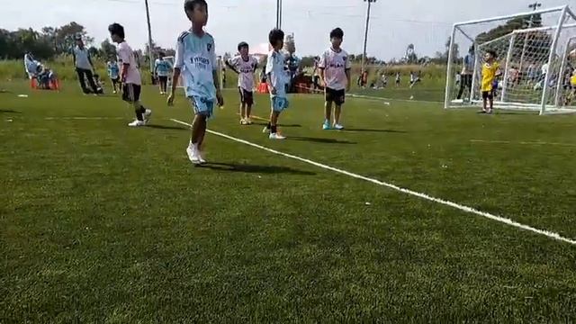 khi tui đá banh kiểu :))) mik áo số 7 смотреть онлайн