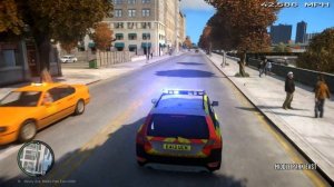 [GTA IV] London Ambulance Service - Responding to Collapsed Male - Blues & Twos