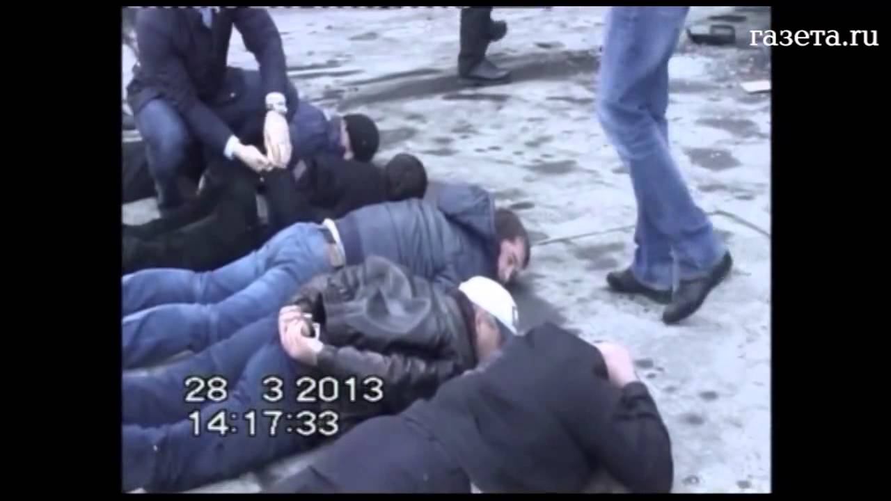 Нелегальные инкассаторы задержаны во Внуково с сотнями миллионов рублей - Газета.Ru - Видео