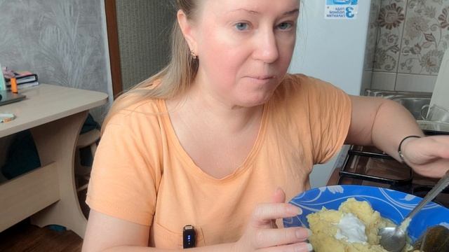 ДАВНО Я ТАКОЙ ВРЕДНОЙ ЕДЫ НЕ ЕЛА. МОЖЕТ БЫТЬ Я В ПОЛОЖЕНИИ