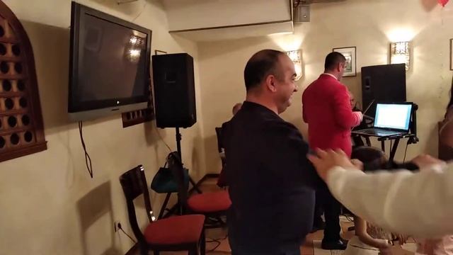 Эльшан Гусейнов - Geri donsen ( ресторан "Тамерлан" МОСКВА) смотреть онлайн