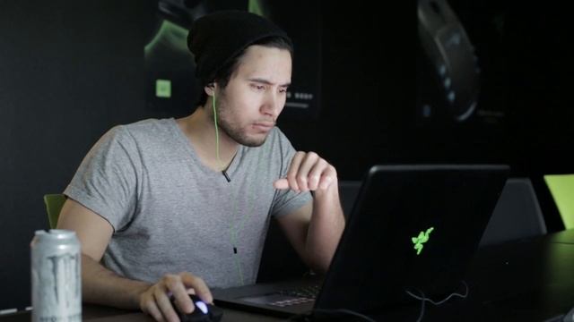 Scout Opponents on LoL | Razer Comms смотреть онлайн