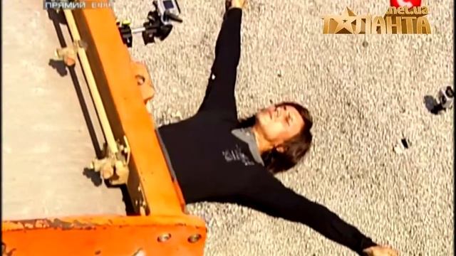 "Феномен" Александер (На него наедет 70 тонный каток) смотреть онлайн