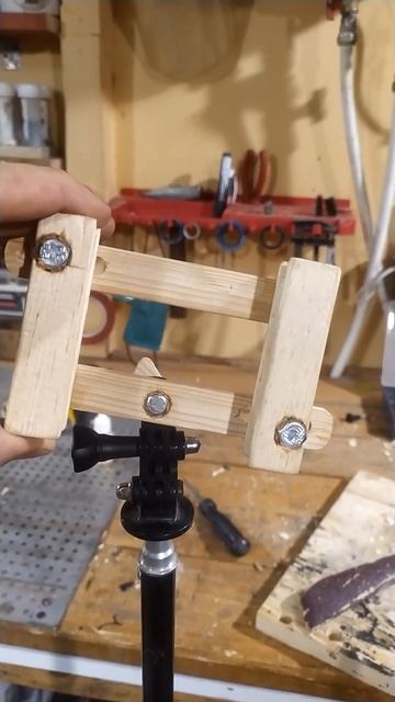 Сделал крепление для телефона на штатив 😮 #shorts смотреть онлайн