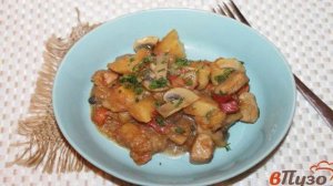 Картофель с мясом и грибами в мультиварке