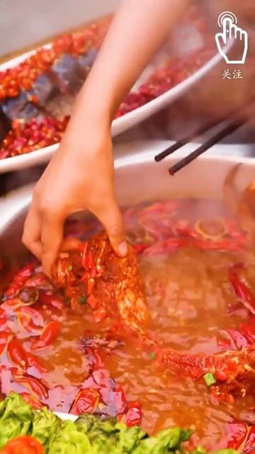 【村裏一枝雪妹妹】農村姑娘在野外生火煮螃蟹,這粗獷做法和想象中不一樣#美食分享#農村生活 #shorts смотреть онлайн