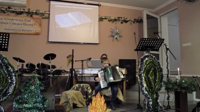 Выступление Даника и Ангелины на Рождество смотреть онлайн