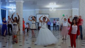 Танец невесты и подружек. Флешмоб на свадьбе Артура и Светланы. 04.08.2018 😁