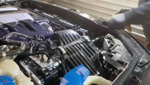 Как правильно мыть двигатель и дверные проёмы автомобиля?