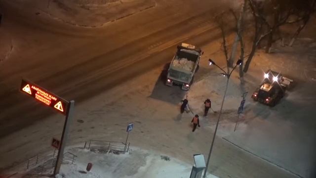Ночная уборка снега в Астане смотреть онлайн