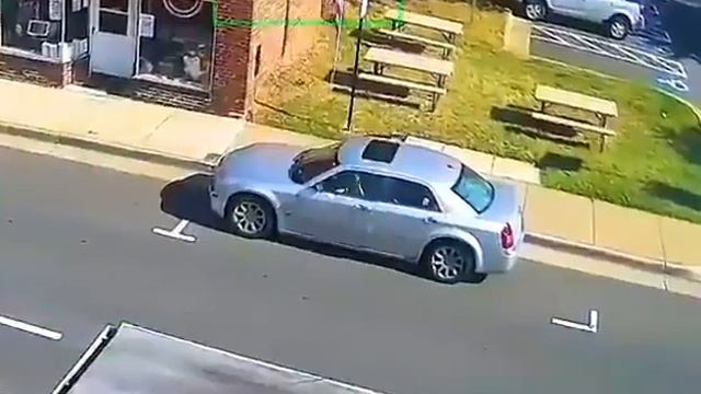 Не вовремя открыл дверь смотреть онлайн