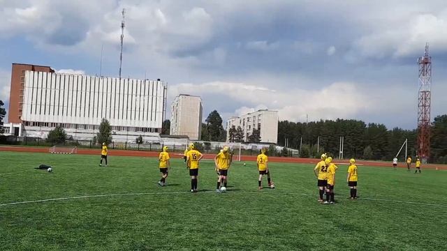 Матчи Первенства Свердловской области по футболу среди команд мальчиков до 15 лет смотреть онлайн