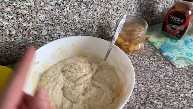 Весенние работы во дворе в самом разгаре. Упал забор, муж выставляет железные столбы / Влог смотреть онлайн