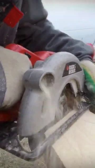 Запиливание укосин. #каркасныйдом #деревянныйдом #каркасник #загородныйдом #домподключ смотреть онлайн