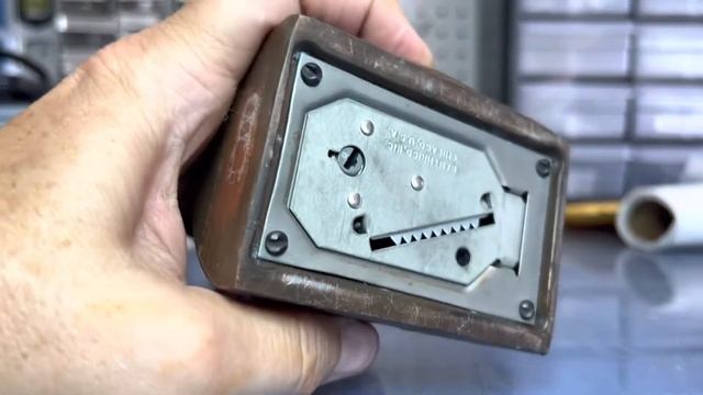 How to open old Banthrico children’s bank