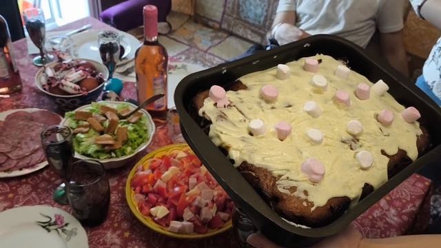 Пасхальный стол. Благарность за кулич одному из каналов.