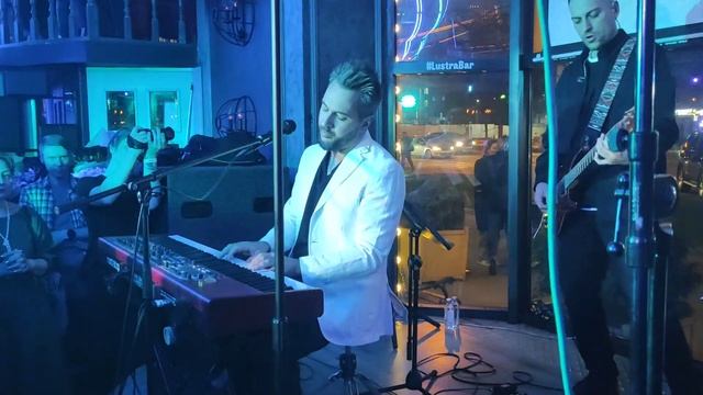 Алексей Романоф - Долгими разговорами. Lюstra Bar. смотреть онлайн