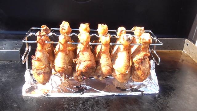 Smoked Chicken Legs Blackstone Air Fryer & Griddle Combo Chicken Leg Rack смотреть онлайн
