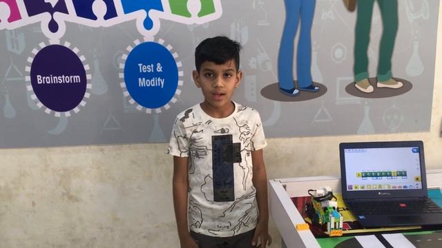 Lego WeDo 2.0 Space Exploration Grabber Rover Explained by Mihir Surani from oboFunLab Porbandar смотреть онлайн