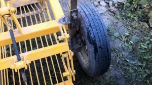 Картофелекопалка грохотная на трактор самодельная часть 1. Доработки, пример как должна работать.