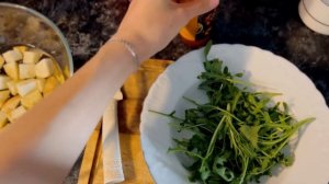 Быстрый САЛАТ с ХРУСТЯЩИМИ БАКЛАЖАНАМИ 🥗 и страчателлой