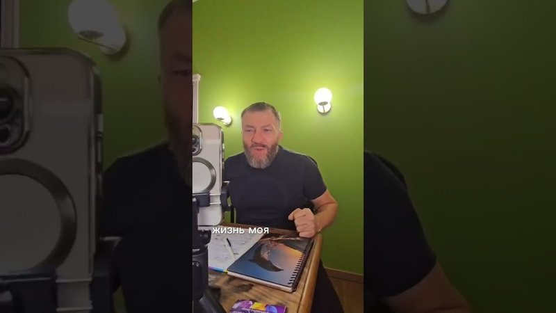 Стихи и живое общение каждое воскресенье в 21:00 (мск) на моем канале