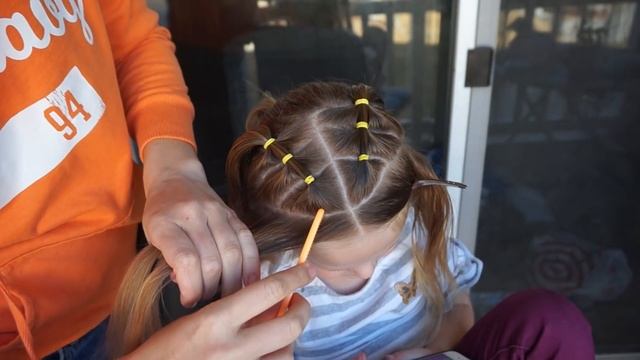 Girl's Dressy Hairstyle: Half Up Braided Frame смотреть онлайн