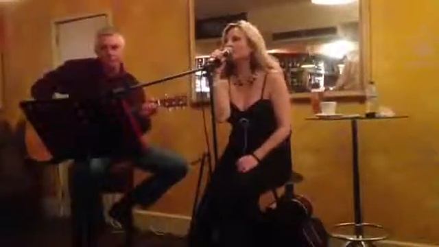 I honestly love you lily and mark at Bar citrus смотреть онлайн