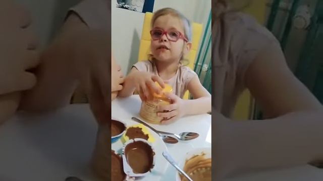 Шоколадно-арахисовые яица смотреть онлайн