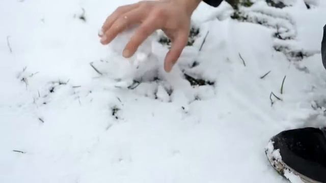 Гигантский снеговик, в перспективе. смотреть онлайн