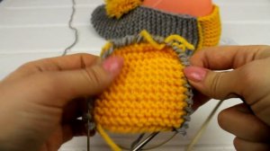 Как связать ПРОСТЫЕ ТАПОЧКИ за один вечер. Простые носочки спицами