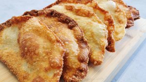 Чебуреки сочные и хрустящие. На заварном тесте.