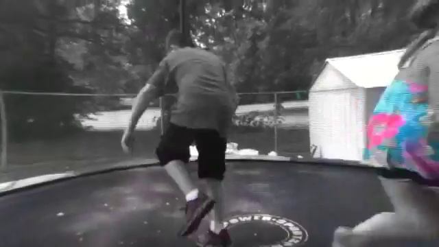 "Jumping On A Trampoline" смотреть онлайн