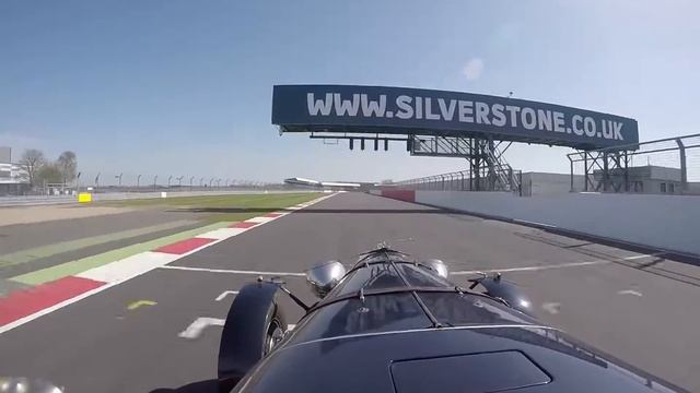 Bugatti Type 50 At Silverstone Classic preview day смотреть онлайн
