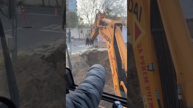 Как экскаваторщику выкопать квадрат?