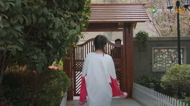 ENG SUB【蓬莱间 Fairyland Lovers】EP01 | 林夏阴差阳错结识白起，热舞了一番竟遭嫌弃