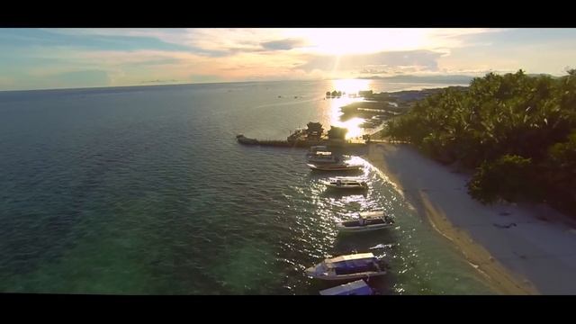 Amazing Mabul Water Bungalow Resort Tour + Aerial footage смотреть онлайн