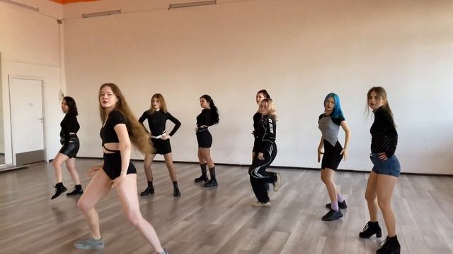 (G)I-DLE - "SUPER LADY"  IN BYS DANCE смотреть онлайн