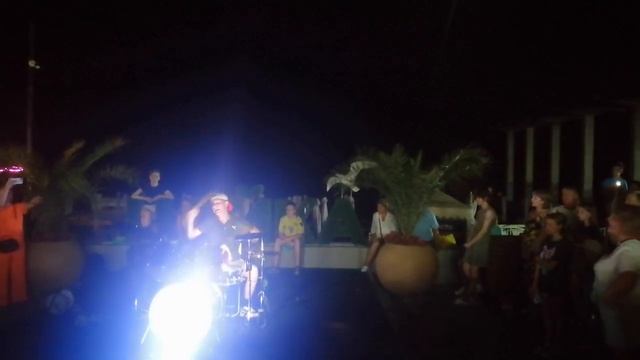 Рома Гром барабанщик, Сочи, Адлер пляж Чайка смотреть онлайн