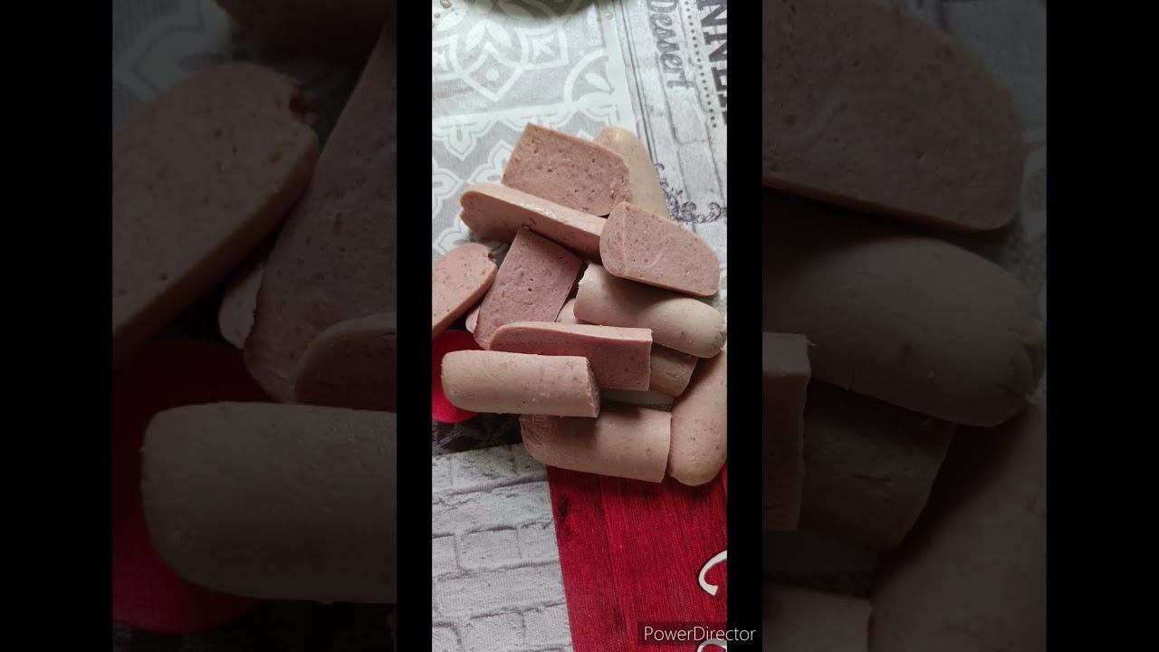 Жаренные рогалики с сосиской.