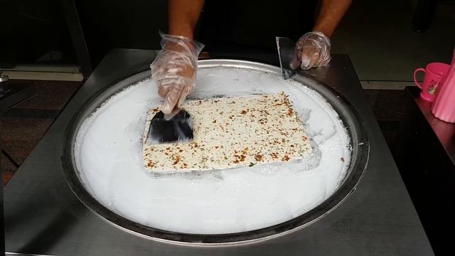 Street Food India | Ice Cream Rolls | Banaras Paan / Fried Thai rolled ice cream roll from Thailand