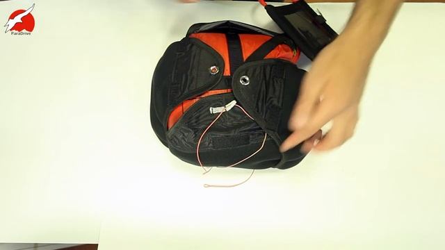 Парапланеризм: упаковка парашюта в неопреновый контейнер Sky Country смотреть онлайн